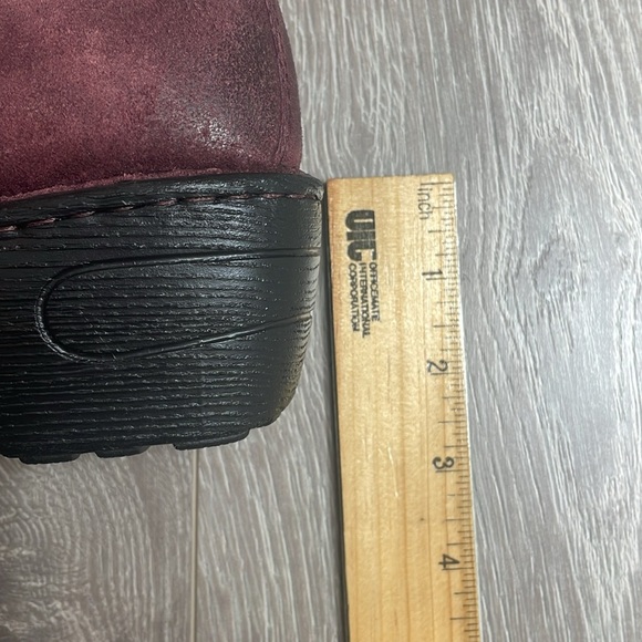 NWOT Born B23647 Toby Closed Back Clogs Burgundy Distressed Suede Leather 7M - Picture 13 of 16